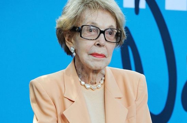 94岁美国前第一夫人南希里根因病逝世