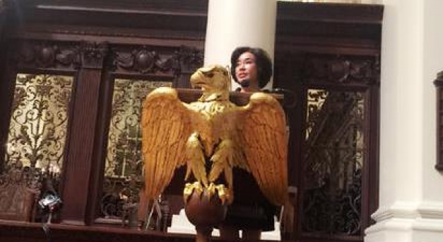 刘晓庆哈佛演讲座无虚席 众人狂热追星