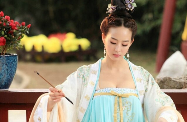 疑似张钧甯整容前后对比照曝光 张钧甯生活照神似刘诗诗