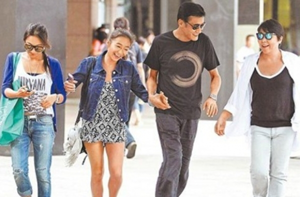 梁家辉的老婆年轻美艳照 梁家辉娶了个丑妻