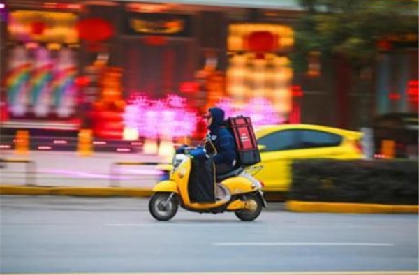 惊！山东一天外卖垃圾量覆盖2.6个大明湖