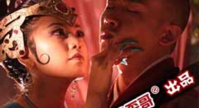 【叽歪哥 V0.104】济南女色狼出没强搂公交司机 有什么冲我来!