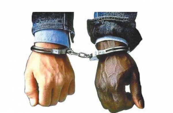 美名校生肤色不同 强奸判刑不同:1人3个月 1人15年