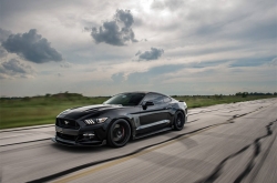 HennesseyװҰ ǿС