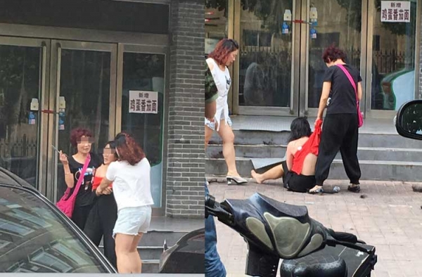 小三被母女当街殴打辱骂剪头发撕衣服 众人冷漠观看