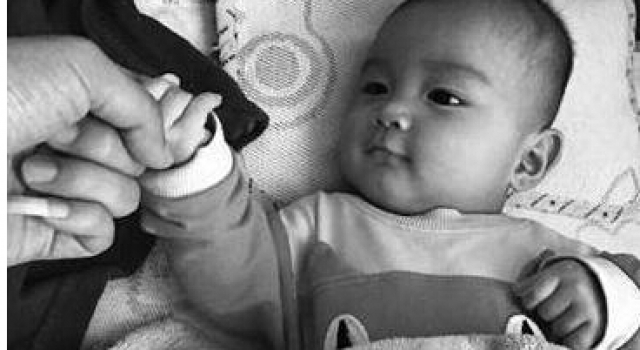 徐州六旬老夫妇卖孙换6万：卖孩子买房子一举两得
