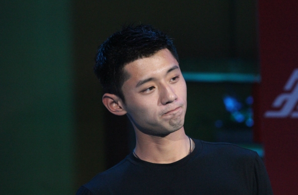 张继科直播宣布将退役 退役后想当樊振东经纪人