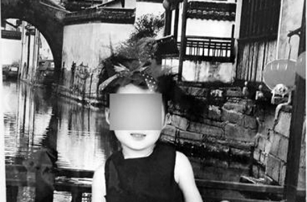 天津4岁女娃被遗忘校车窒息身亡 9小时校方都没发现