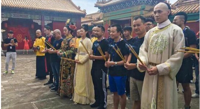 男子冒充剧组招聘演员 面试女子:能接受床戏吻戏吗　