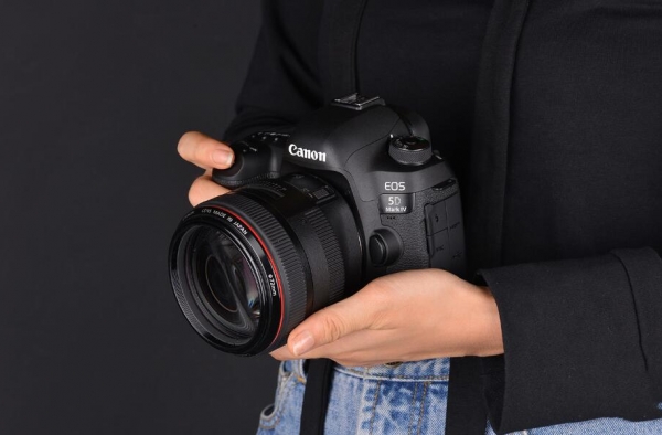 佳能EOS 5D4外观图赏 这款单反颜值你给几分