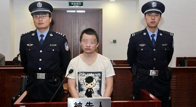 相恋5年的女友提出分手 研究生泼酸后捅杀请求死刑