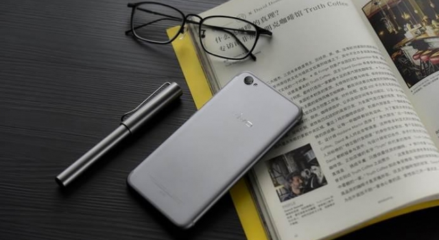 商务气息很浓厚 vivo X9星空灰手机外观图赏