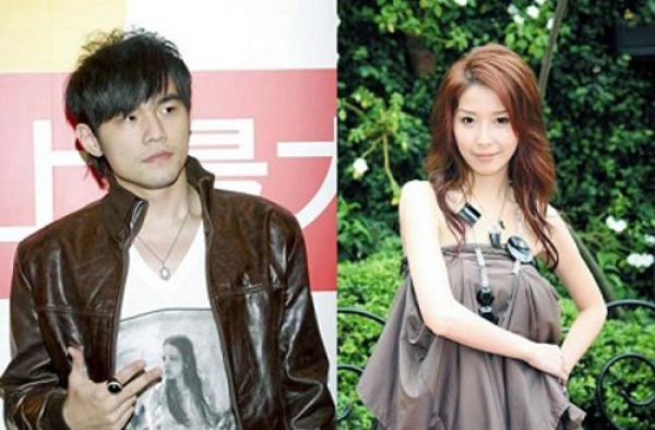 吴佩珊周杰伦初夜门事件 周杰伦曾脚踏两船是真的吗