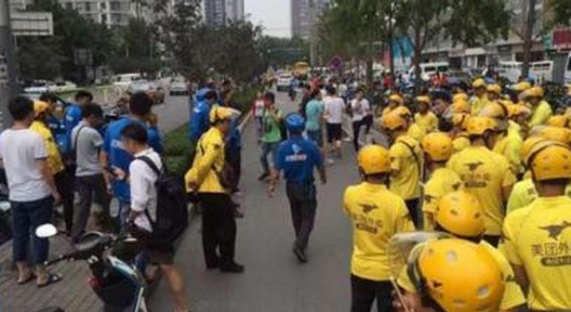 10名外卖员报仇打保安 涉事者感觉自己如同古惑仔