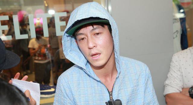 陈冠希生气女儿照片外泄 为保护女儿保持沉默获赞