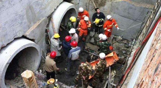 青岛地铁隧道内电缆运输车侧翻 3人死亡多人受伤