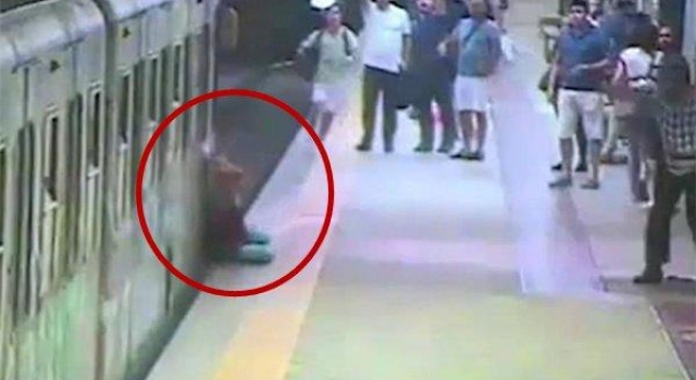 女子被地铁拖行刺穿肺部 司机只顾车厢内吃饭