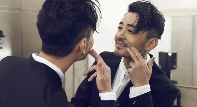 李雅男西装写真魅力四射 戏外的司徒祎也这样迷人