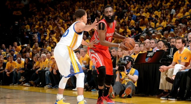 NBA揭幕战勇士对阵火箭 勇士将领取总冠军戒指