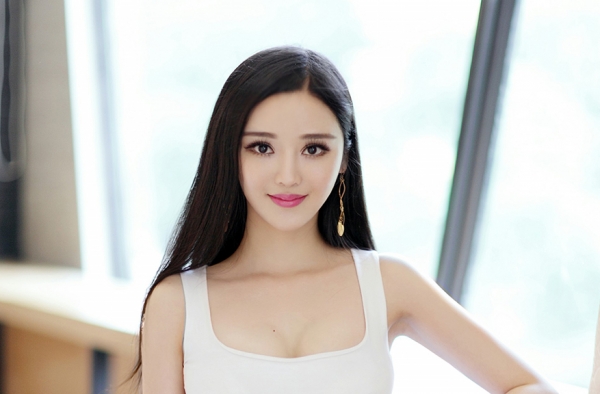 张懿暄nikkibaby写真曝光 温柔纯净长腿吸睛