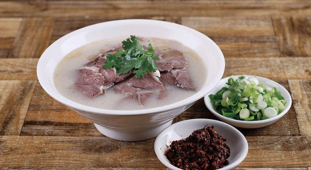 冬季来碗羊肉汤滋补养颜 羊肉汤怎么做