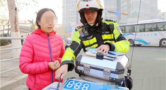 888靓牌不用偏挂假牌 网友：这下全国都知道你低调了