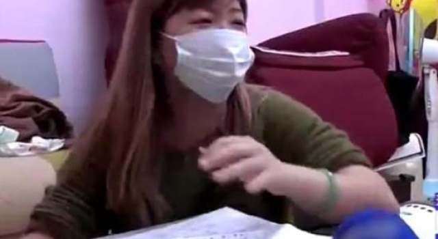 女子业绩未达罚吃蟑螂 各种惩处方式刷新你三观