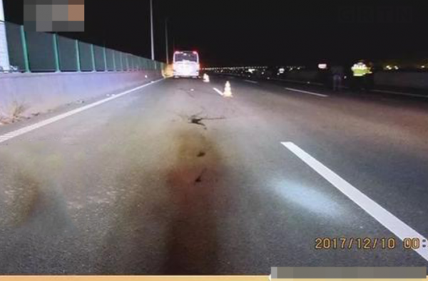 高速路惊现幽灵车 大巴司机随后报警称见“鬼影”