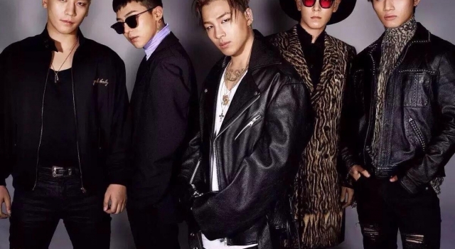 BIGBANG五人久违同框 TOP灿笑现身心情好