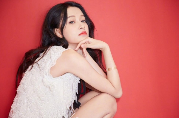 孙怡晒首张通告回忆出道经历 网友：这样的经历太传奇
