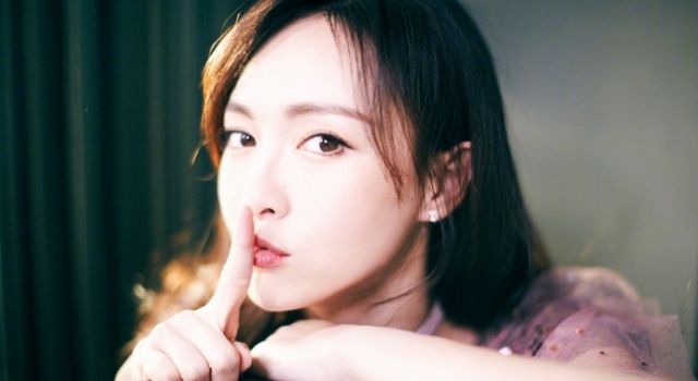 唐嫣资助女大学生被赞人美心善 对于此事你们如何看待