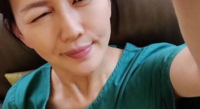 孙燕姿罕见孕肚照 除了肚子 真心看不出已经不惑之年