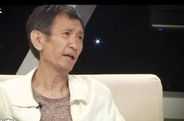 亲生父亲公开要求天价赡养费 走红的毛晓彤让人心疼