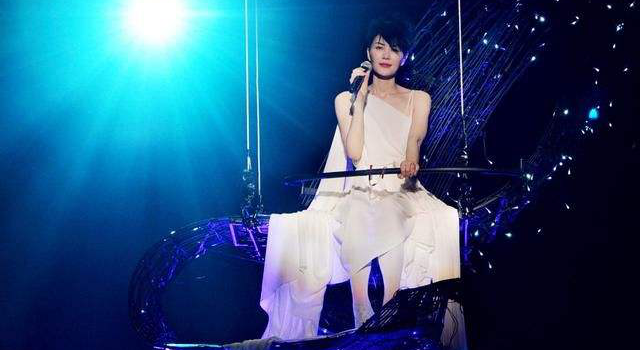 天后王菲综艺遇到女儿粉丝 从微笑中看到宠爱 宝妈无疑