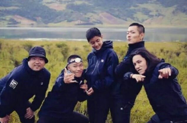 陈坤儿子正面照曝光  典型寸头单眼皮 侧面十分硬朗帅气