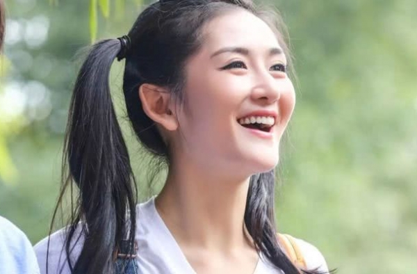 谢娜入院仍强装精神逗身边人 却被无辜质疑无病呻吟
