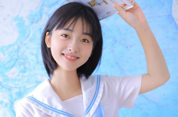 沈月造型回归纯真 粉丝大呼回到初恋