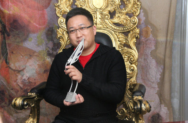 网友调侃于正是女人，本尊回应逗乐网友！