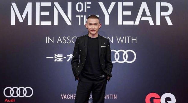 聂远回应红毯打苍蝇 新片票房爆冷 前妻称其大猪蹄子?