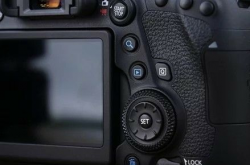 6D Mark II  