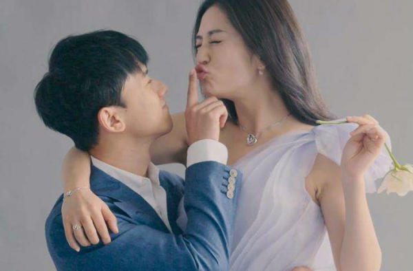 张杰怼粉丝 张杰说:“谢娜是我的爱人”!霸气宠妻!