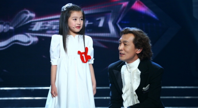 李咏去世 移民美国是谣言 网友非常6+1手势送别李咏