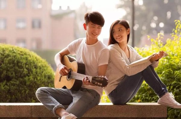 抖音很火的文字情话 是女人都招架不住的50句肉麻情话
