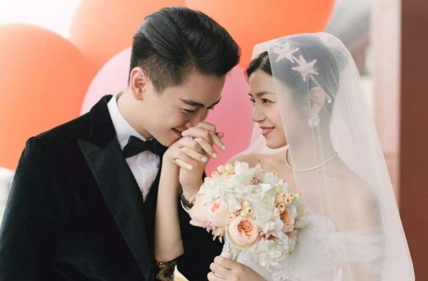陈妍希陈晓同框拍摄婚纱照 陈妍希陈晓感情现状如何？