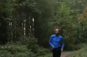 走路姿势也会影响寿命？犯了这3个错误，每天走路越多伤害越大