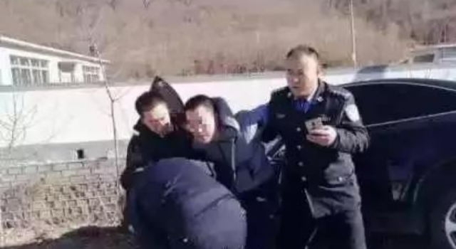 葫芦岛校门口撞人案嫌犯系村支书之子 作案动机是什么？