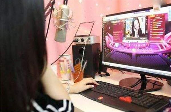 12岁女孩巨额打赏 直播对于未成年人是怎样的存在