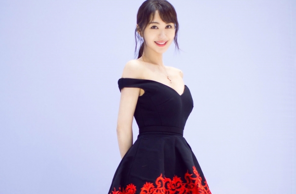 李菲儿放生龙虾，仅仅只是为了立人设？
