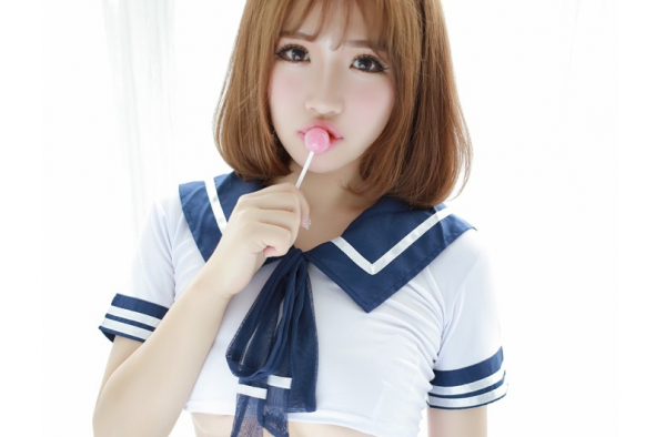 第一次约会送女生什么礼物？怎么样送女生礼物？
