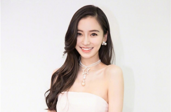 杨颖搭包贝尔演小品，喜剧成为偶像明星新选择